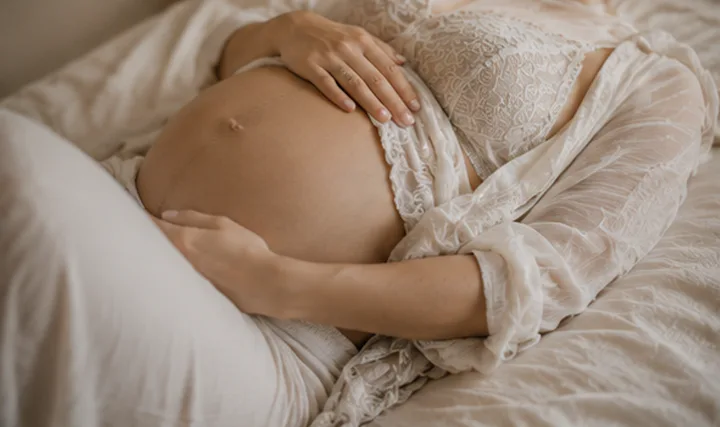 Natürlicher Moment aus einem Babyshooting